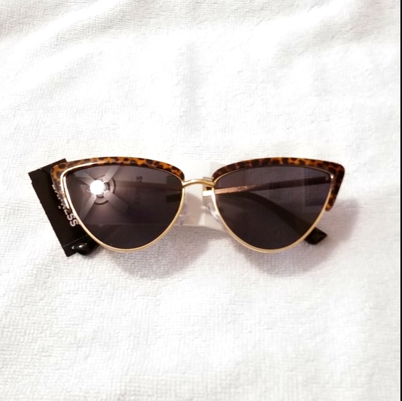 Express Accessories - Express 😎